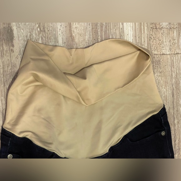 Size 4 Petites LOFT Maternity Jeans. Thick, high quality denim. Like New! - Picture 3 of 5